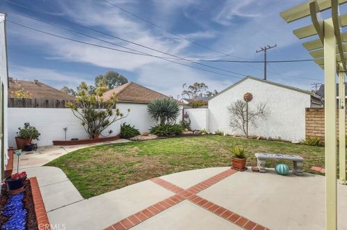 5436 Rosebay St, Long Beach CA  90808-3527 exterior