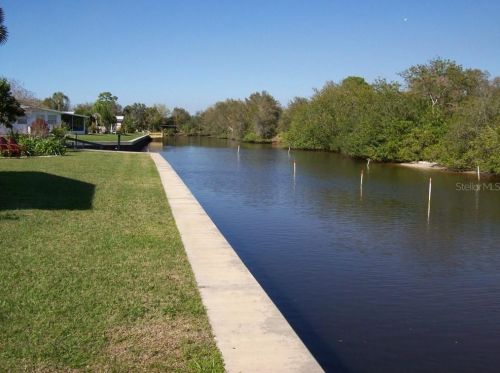 129 Saint Annes Cir, Ruskin, FL 33572-2214