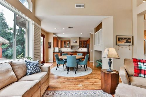 1456 Sapphire Dr, Carlsbad CA 92011-1200 exterior