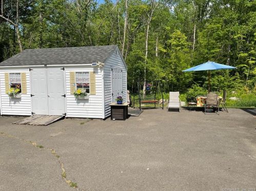 17 Ridge Rd, Bethel, CT 06801-1143