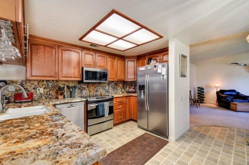 11029 Chemo River Ct, Rancho Cordova CA  95670-2703 exterior