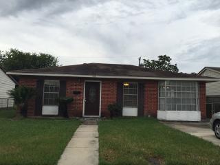 108 Baylor Pl, Kenner, LA 70065-3904