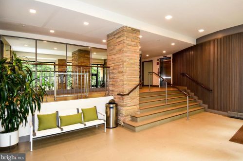 2325 42nd St, Washington, DC 20007-4941