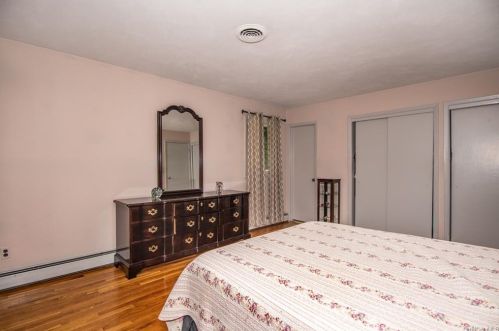 8 Terrace Rd, Airmont NY  10901-1721 exterior