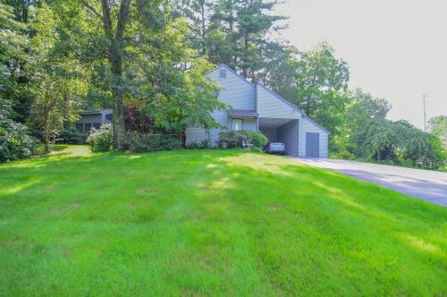 1 Cunningham Dr, Derry, NH 03038-5707