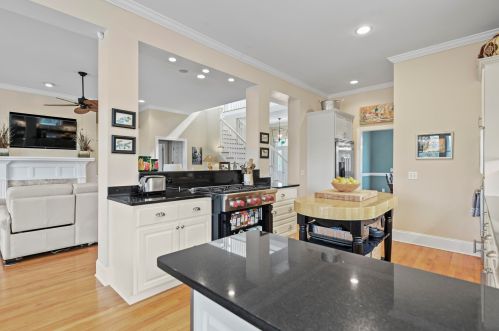 3540 Henrietta Hartford Rd, Mount Pleasant SC  29466-7003 exterior