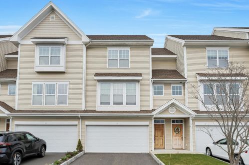 3 Caldwell Ter, Danbury CT  06810-5193 exterior