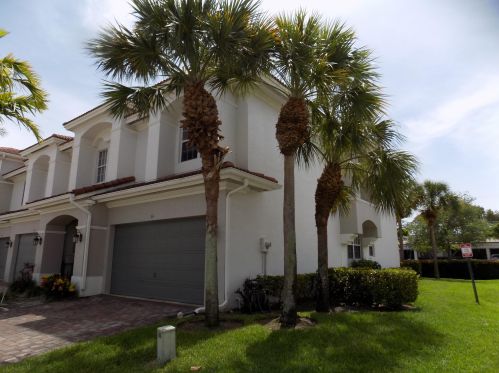 66 Lancaster Rd, Boynton Beach, FL 33426-8431