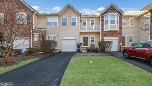 32 Tankard Ln, Washington Crossing, PA 18977-1159