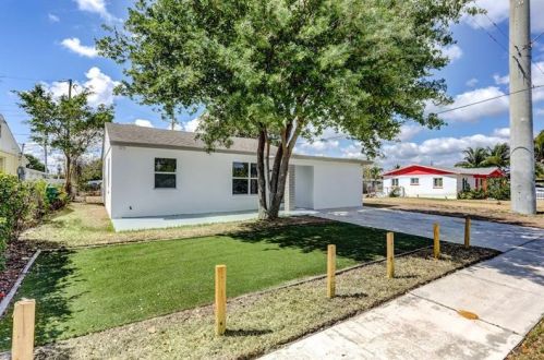 181 18th St, West Palm Beach, FL 33404-6141