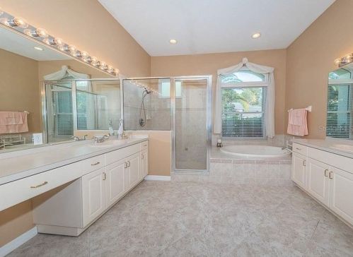 1673 Oak Park Ct, Tarpon Springs FL  34689-3891 exterior