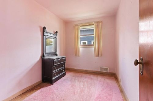 881 Velp Ave, Green Bay WI  54303-3849 exterior