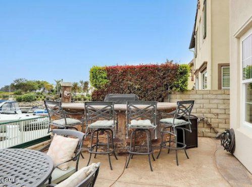 1531 Viewpoint Dr, Oxnard CA  93035-2157 exterior