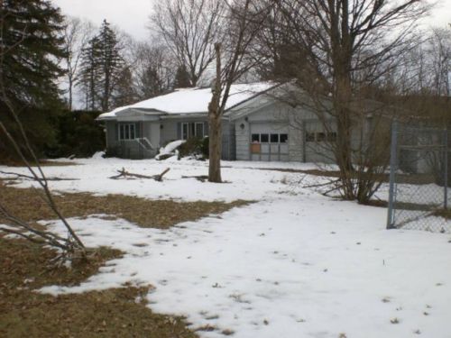 422 Washington St, Bath, NY 14810-9613