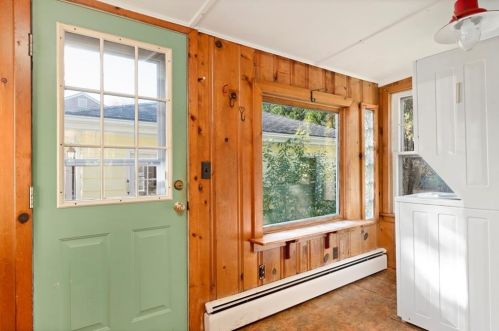 10 Wayne St, South Kingstown RI  02882-3814 exterior