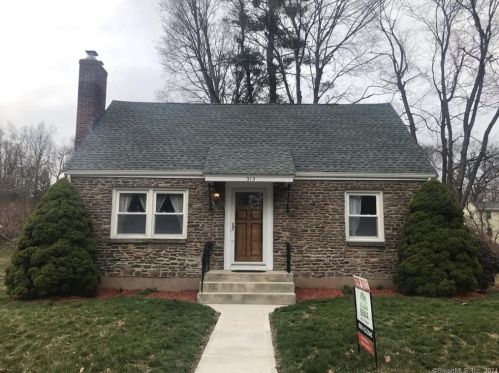 313 Charter Oak St, Manchester, CT 06040-6229