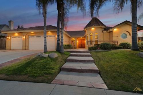 12001 Graceville Ct, Bakersfield, CA 93312-5722
