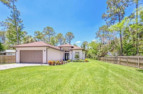 423 14th Ave, Naples, FL 34120-2311