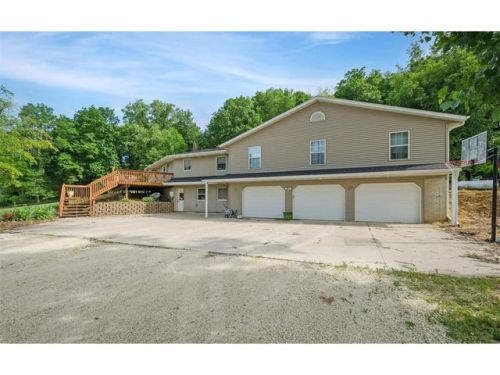 761 Wapsi Banks Rd, Waubeek, IA 52214-9651