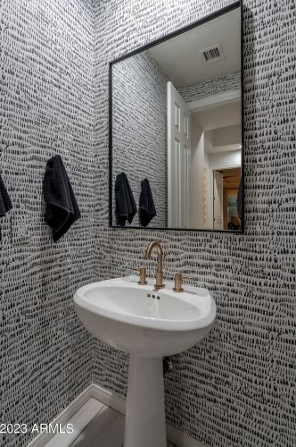 6164 Amber Sun Dr, Scottsdale AZ 85266-7035 exterior