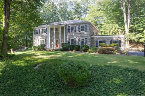 87 Haviland Ln, Stamford, CT 06903-3312