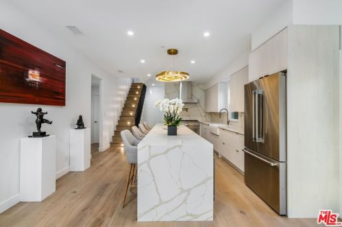 4552 Ethel Ave, North Hollywood CA  91605-4703 exterior