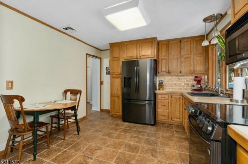 641 Shore Trl, Sparta NJ  07871-1317 exterior
