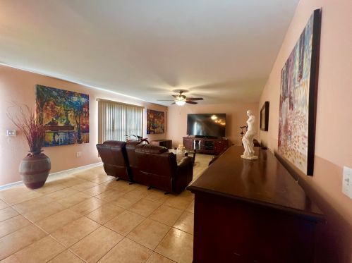 1142 Floresta Dr, Fort Pierce FL  34983-2758 exterior