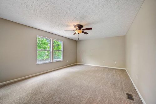 303 Haystack Ave, Pataskala, OH 43062-7367