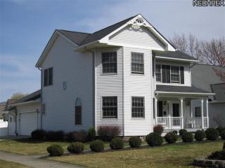 317 293rd St, Willowick, OH