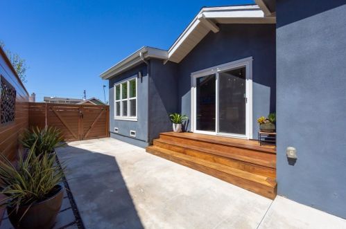 324 Grand Ave, Long Beach CA  90814-2738 exterior