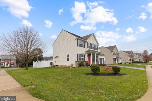 60 Silver Birch Dr, Lancaster PA  17602-7014 exterior