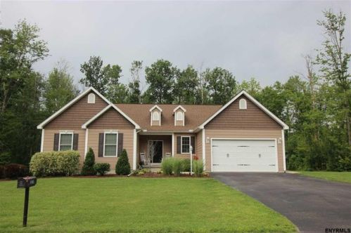195 Evergreen Pl, Braman Corners, NY 12053-4428