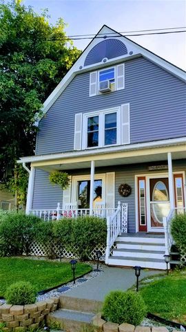 7 Liberty St, Barre, VT 05641-4206