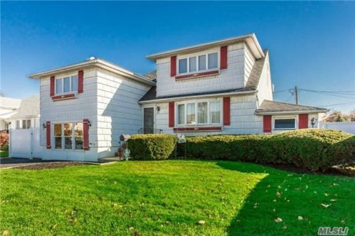 30 Marbourne Rd, Bethpage, NY 11714-6415