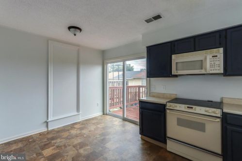 14 Mallard Ct, Charles Town WV  25414-5803 exterior