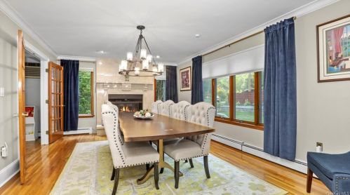 132 Woodland Dr, Pleasantville NY  10570-3612 exterior