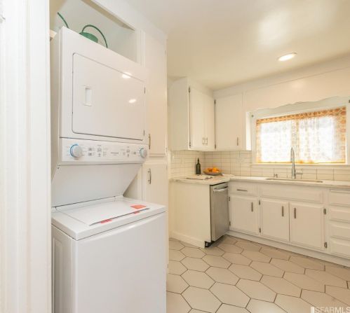 5335 El Camile Ave, Oakland CA  exterior