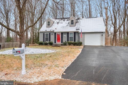 5483 Rector Dr, Woodbridge VA  22193-3703 exterior