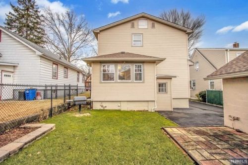 491 James St, N Milford NJ  07646-1023 exterior