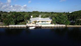 1515 Diplomat Pkwy, Hollywood, FL 33019-2231