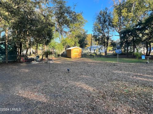 2703 Jones Ave, Beaufort SC  29902-5325 exterior