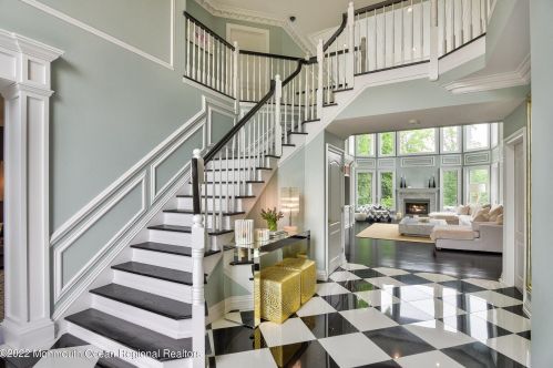 702 Mohican Ct, Morganville, NJ 07751-4643