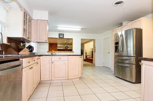 55 Greenvale Dr, Elwood NY  11731-4117 exterior