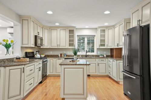 17 Mtn Vw Ct, Keene NH 03431-4933 exterior