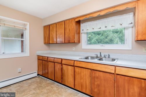 4 Beaver Rd, Camp Hill PA  17011-7404 exterior