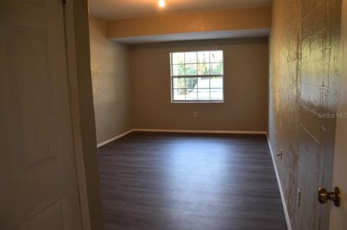 828 Brooks Ave, Deland, FL 32720-6614