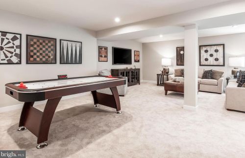 33 Winifred Dr, Hanover PA  exterior