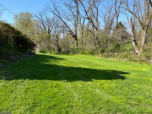 13 Linvale Rd, East Amwell Township NJ  08551-1413 exterior