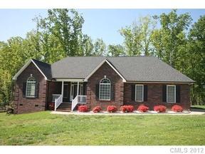 1612 Heritage Ridge Ct, Dallas, NC 28034-8206